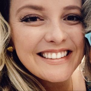 Meet your Posher, Danika